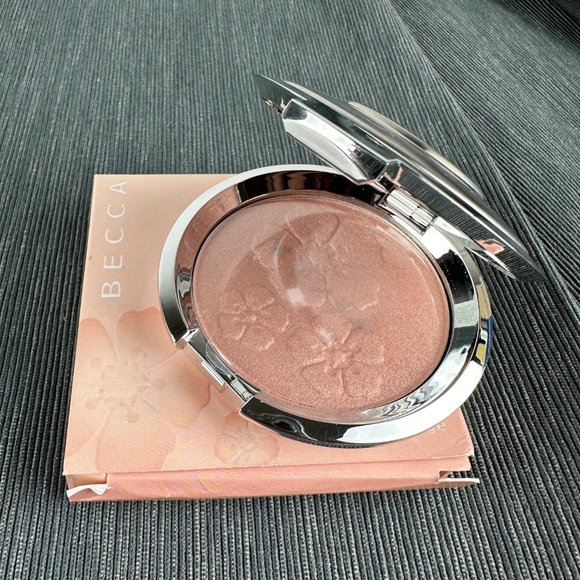 Becca Shimmering Skin Perfector Highlighter ROSE QUARTZ Passport to Glow Korea - Picture 7 of 14